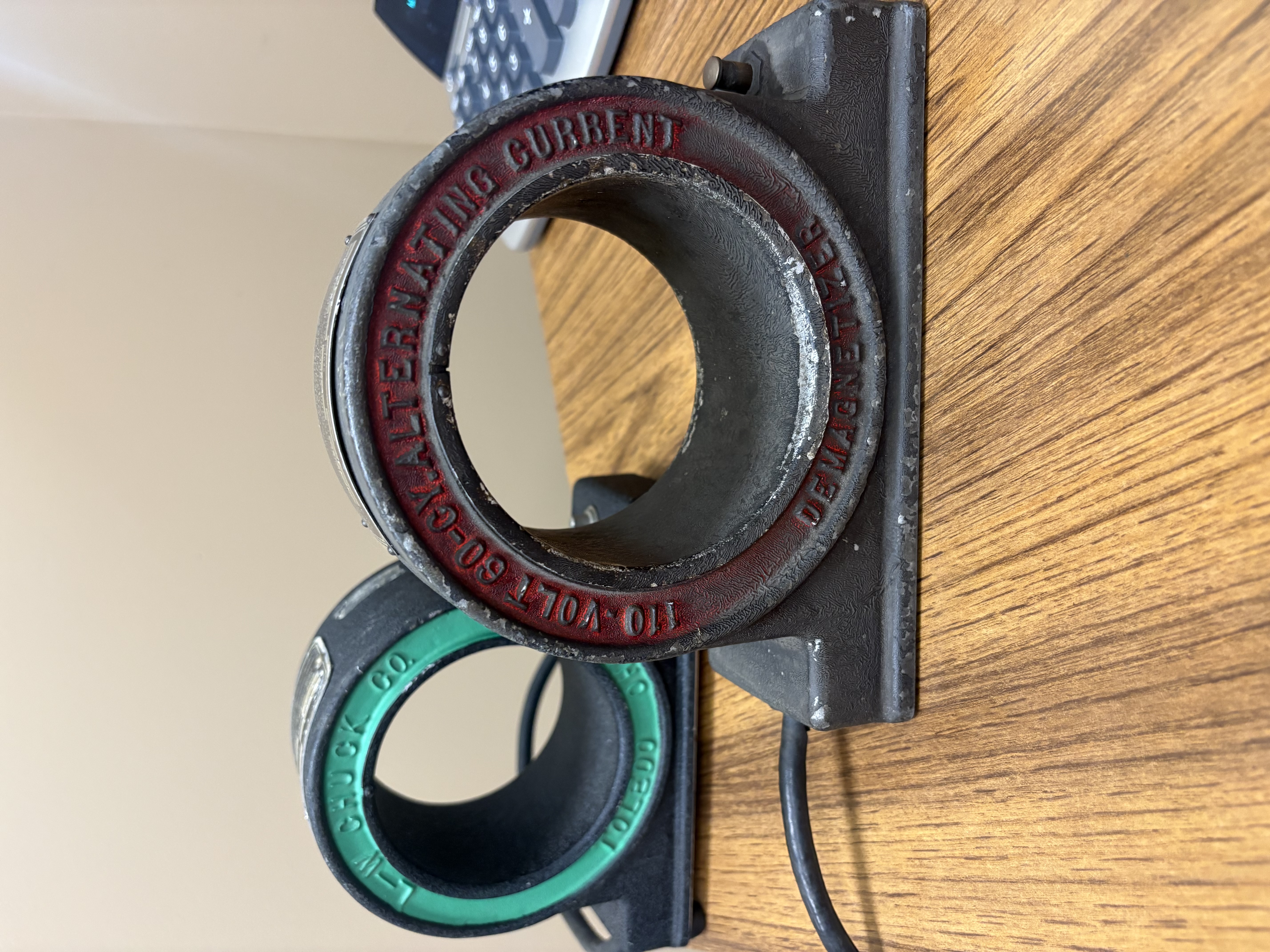 LW Chuck Company table top demag